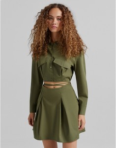Платье-рубашка цвета хаки с вырезом Bershka-Зеленый цвет