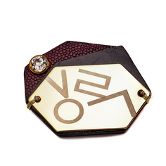 Брошь из бижутерного сплава с искусственной кожей Moon Paris MR-1911-004