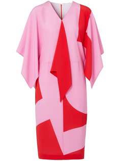 Burberry платье с геометричным принтом и рукавами-кейп