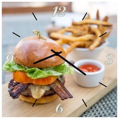 SvS Настенные часы SvS 3001742 Kitchen Большой бургер и картошка СВС