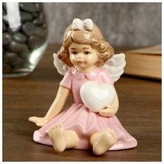 Сувенир керамика "Девочка-ангел в нежно-розовом платье с сердцем" 9,5х7,5х10 см Зимнее волшебство