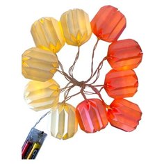 Электрическая гирлянда светодиодная Apeyron Electrics, цветной бумажный фонарик, расстояние между диодами 15 см, для использования с батарейками 2*АА, IP20, провод в прозрачной изоляции.