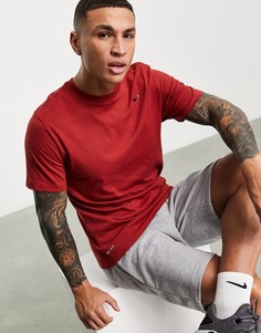 Красная футболка с маленьким логотипом-галочкой Nike Training-Красный