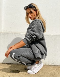 Худи темно-серого выбеленного цвета с небольшим логотипом от комплекта ASOS Weekend Collective-Серый