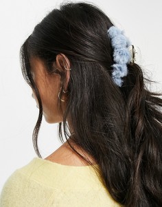 Голубая заколка-краб для волос с помпоном из искусственного меха ASOS DESIGN-Голубой
