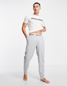 Белая футболка с логотипом на груди и серые брюки для дома Jack & Jones-Разноцветный