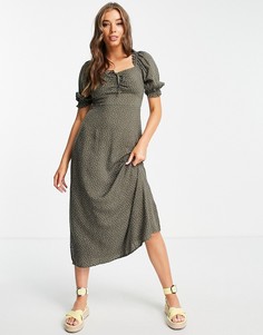 Зеленое платье с вырезом в форме сердца и принтом New Look-Зеленый цвет