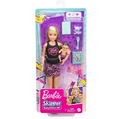 Barbie Игровой набор Няня Блондинка с малышом и аксессуарами GRP10/GRP13
