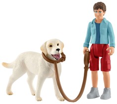Игровой набор "На прогулке с лабрадором" Schleich