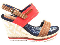 Босоножки женские Airbox 135972 красные 40 RU