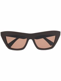 Bottega Veneta Eyewear солнцезащитные очки в оправе кошачий глаз