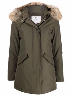 Woolrich парка с капюшоном и мехом