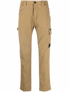 C.P. Company брюки карго с нашивкой-логотипом