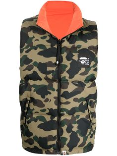 A BATHING APE® дутый жилет с камуфляжным принтом