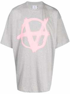 VETEMENTS футболка Anarchy с логотипом