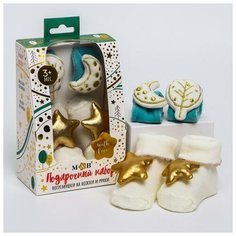 Mum&Baby Подарочный набор для малыша: носочки погремушки + браслетики погремушки «С любовью»