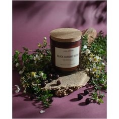 Свеча ароматическая LAVA ARTISAN "BLACK CURRANT BUSH / смородиновый куст" из кокосового воска с деревянным фитилем 280 мл