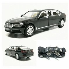 Металлическая машинка модель инерционная XLG M929G BMW 7 серии (черная) 1:24 с звуком и светом