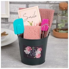 Набор подарочный "Love" ведро, полотенце 35х60, лопатка, кисть, венчик,губка 7084239 Доляна