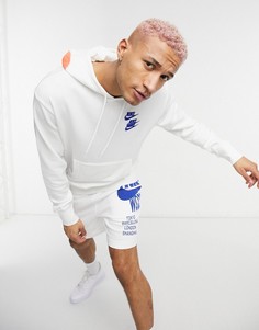 Худи белого цвета с графическим принтом Nike World Tour Pack-Белый