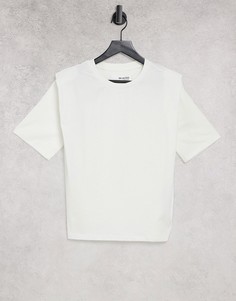 Белая трикотажная футболка с подплечниками Selected-Белый
