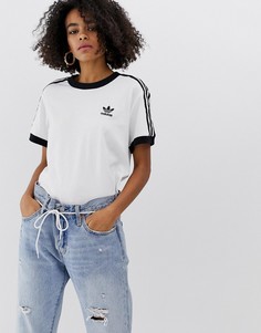 Белая футболка с контрастной горловиной и 3 полосками adidas Originals-Белый