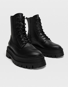 Черные ботинки на шнуровке и плоской подошве Stradivarius-Черный цвет