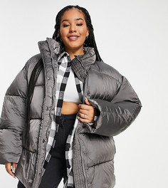 Блестящий oversized-пуховик угольного цвета ASOS DESIGN Curve Luxe-Серый