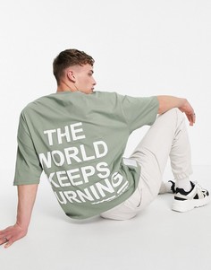 Зеленая оversized-футболка с принтом на спине и фирменной накладкой ASOS Unrvlld Spply-Зеленый цвет