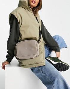 Прямоугольная сумка бархатного серо-коричневого цвета Rains-Черный цвет