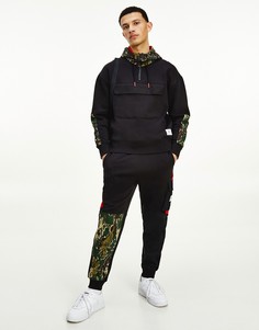 Худи черного цвета с камуфляжным принтом в стиле колор блок Tommy Jeans-Черный цвет