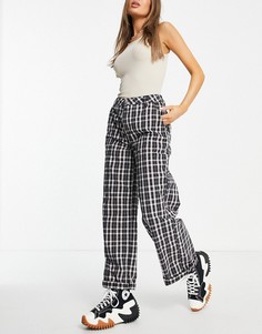 Брюки бойфренда в утилитарном стиле в черно-белую клетку ASOS DESIGN-Черный цвет