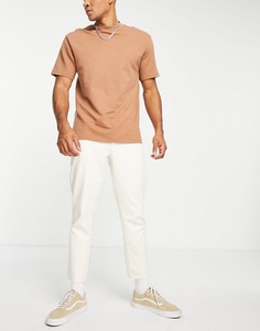 Классические жесткие джинсы цвета экрю ASOS DESIGN-Белый