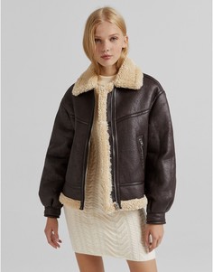 Коричневая куртка авиатор Bershka-Коричневый цвет