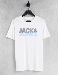 Кремовая приталенная футболка с крупным логотипом Jack & Jones-Белый