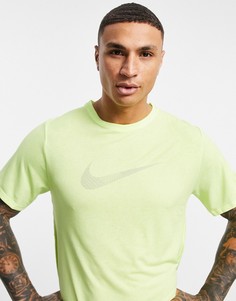 Желтая футболка с логотипом-галочкой Nike Running Run Division Miler-Желтый