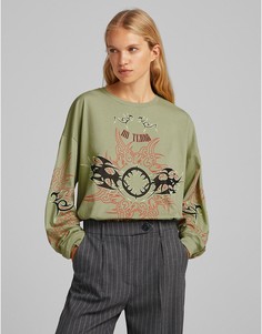 Лонгслив цвета хаки с графическим принтом Bershka-Зеленый цвет