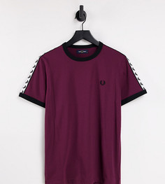 Бордовая футболка с контрастной горловиной Fred Perry – эксклюзивно для ASOS-Красный