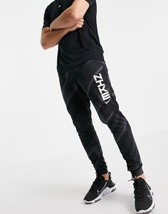 Черные джоггеры с принтом Nike Training Sport Clash-Черный цвет
