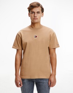 Светло-коричневая футболка с маленьким круглым логотипом Tommy Jeans-Коричневый цвет