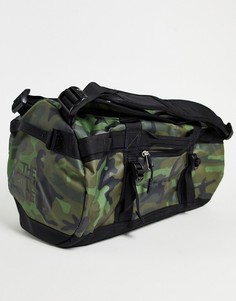 Маленькая сумка дафл вместимостью 31 л с камуфляжным принтом The North Face Base Camp-Зеленый цвет