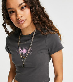 Темно-серая укороченная футболка с принтом солнцестояния ASOS DESIGN Petite-Серый