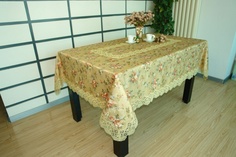 Скатерть "Карвен" цветная с гипюром 120*160 М 613-1 золото Karven