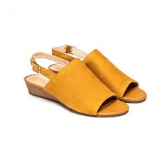 Босоножки женские Clarks Mena Lily 26139241 бежевые 38 EU