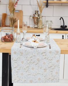 Дорожка на стол, рогожка "Всё себе" Ромашка серая 50х145