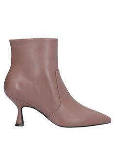 Полусапоги и высокие ботинки Stuart Weitzman