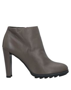 Полусапоги и высокие ботинки Stuart Weitzman