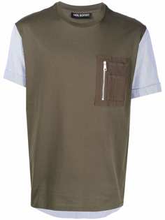 Neil Barrett футболка с контрастной вставкой и карманом на молнии