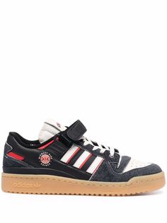 adidas кроссовки со вставками