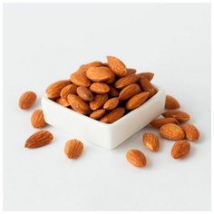 Миндаль сырой цельный, очищенный, крупный, без соли, Чили, 500 г, VegaGreen